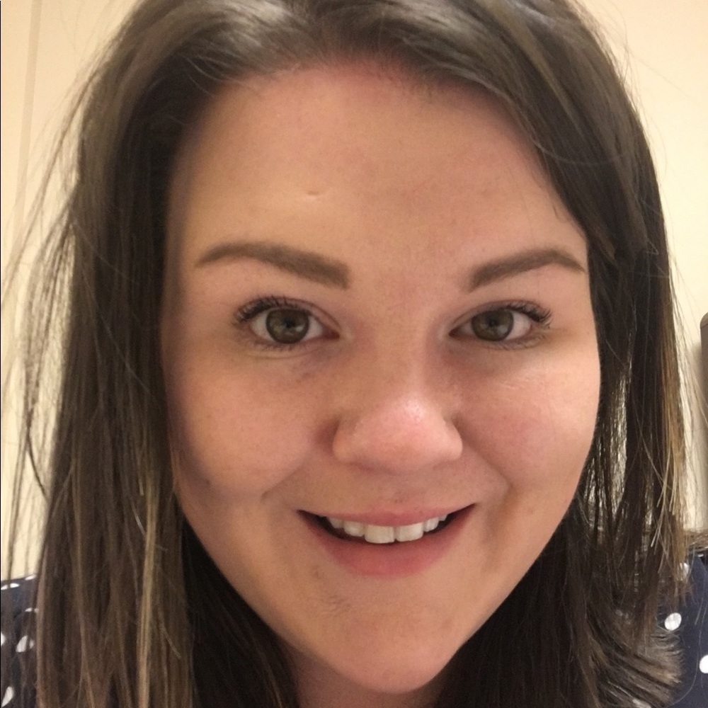 Meet your Posher, Casandra